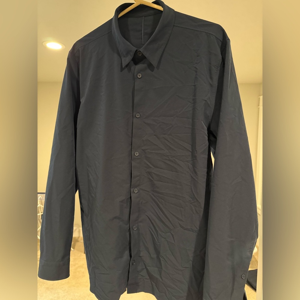 Lululemon new venture dark blue size xl.  In great condition